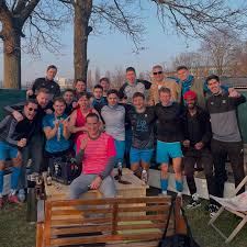 Name: Patrick (Olbrich) Spitzname: Patti & Ittrich Nummer: 21 Position: 8er  Pers. Ziel: Philip Wagner zu sehen, wie er am Ende der Saison, die Schale  hochstreckt Ritual vorm Spiel: Schuhe nochmal schnüren