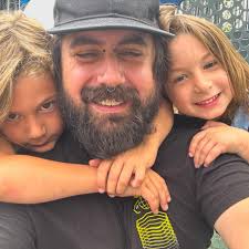 A egg! Sania Mallory