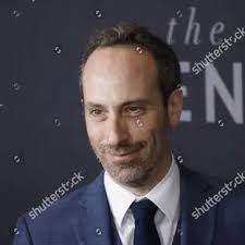 Peter Grosz: Age, Net Worth, Relationships, Family, Career Highlights, and  More