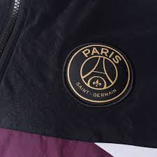 Psg will face liverpool sporting new 'jordan' kit… but why are neymar, kylian mbappe and co psg will wear special edition kits in jordan collaboration for champions league neymar, kylian mbappe and co will don black and white kits with jordan logo Jacket Nike Jordan X Paris Saint Germain Full Zip 2020 2021 Black Bordeaux White Metallic Gold Futbol Emotion