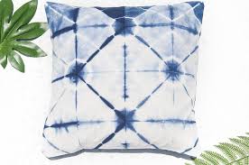 使用植物性的藍染製作 堅持愛護地球in 2020 Youtube Design Throw Pillows The Way You Are