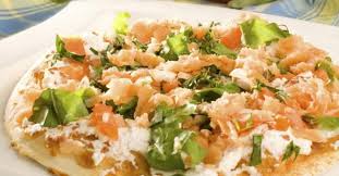 Recette De Pizza Light Au Saumon Fume Et Carre Frais C 0 Recette Recette Pizza Saumon Fume Pizza Saumon