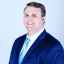 Ryan Kirchoff's Instagram, Twitter & Facebook