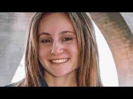 Amanda Kain's Instagram, Twitter & Facebook