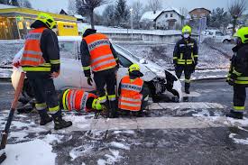 Oktober 2020 wurde die feuerwehr maria neustift um 20:33 uhr zu einem einsatz mit dem stichwort ölspur, ölaustritt alarmiert. Technische Einsatze Freiwillige Feuerwehr St Peter Au