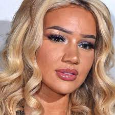 Sie hat mit dem verlobten ihrer besten freundin maja geschlafen. Shirin David Nach 4 Jahriger Pause Sie Kommt Zuruck Ins Fernsehen Bunte De