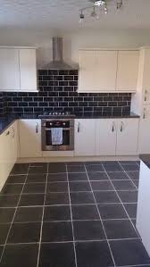 white gloss kitchen, black kitchens