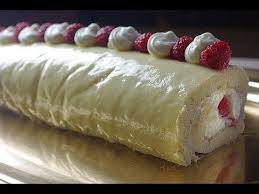 Buche Au Chocolat Blanc Et Framboise White Choclate And Raspberry Buche Chocolat Blanc Ganache Au Chocolat Buche Chocolat Blanc Framboise