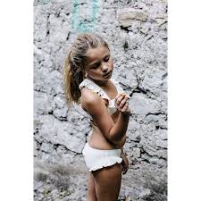 Protégez la peau et les yeux de vos enfants avec nos produits elly®. Haut De Bikini Anti Uv A Volants Rose Blanc Vanille Pour Filles