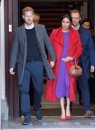 Prince Harry Meghan Markle Visit Birkenhead January Lila Outfits Winterkleid Modestil