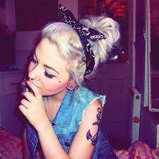 Pin By Megan Johnson On Hair Headband Hairstyles Hair Styles Bandana Hairstyles