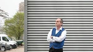 Wie wir mittlerweile wissen, sprechen gute argumente dafür, daß auch frauen in die bundeswehr eintreten dürfen. Metoo Debatte Wann Ist Ein Mann Ein Mann Der Spiegel