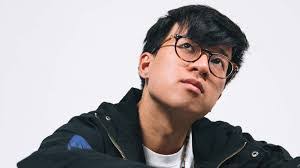 Edwin Tsang's Instagram, Twitter & Facebook