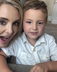 Anna Bischoff's Instagram, Twitter & Facebook