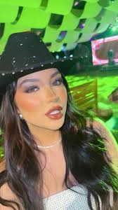 Look Country: Estilo e Música com Mel Maia