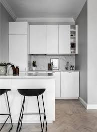 Great Idea 50 Awesome Minimalist Kitchen For Small Space In Your Home Https Deco Kitchen Decor Apartment Small Apartment Kitchen Decor Small Modern Kitchens