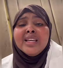 African aan soomaalida ahayn waxay isudayayaan in ay bartaan dhaqanka Afka  soomaaliga, kawaran adiga oo soomaali ah haddii xataa afkaagii aadan aqoon  soo ceeb ma ahan?