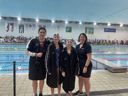 Gators Swim Team Goes Gold Medal Hunting