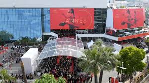 Denkt ihr da auch an hollywood auf dem roter teppich, stars und sternchen, royals und reichen, die auf der croisette flanieren, auf megajachten bräunen und den luxuriösen lifestyle der. Frankreich Filmfestival Cannes Stellt Eine Online Auswahl Vor