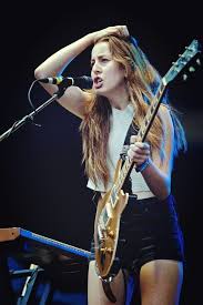 Alana Haim Female Guitarist Female Musicians Guitar Girl