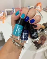 Belaconsultora En Instagram E Essa Semana Vamos De Unhas Degrade Natura Una O Azul Mais Cl En 2020 Esmalte De Unas Azul Esmalte De Unas Azul Claro Disenos De Unas