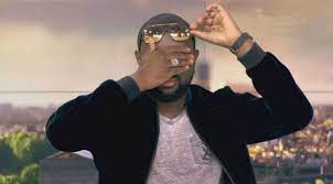 Il a aussi et surtout réussi son coup. Maitre Gims Sans Lunettes On A Les Photos