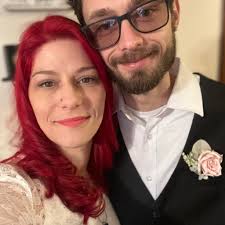 Be serious. Everyone in She's That acted like Laney Boggs was a swamp  creature until she took off her glasses and wore gloss. Be serious. lip