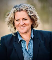 Wendy Woolery's Instagram, Twitter & Facebook