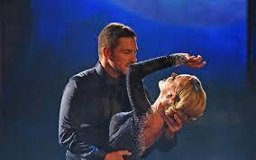 Doch in folge neun war alles anders. Let S Dance 2019 Isabel Edvardsson Uber Ihr Training Mit Benjamin Piwko