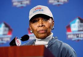 Hayes' family in Fame game