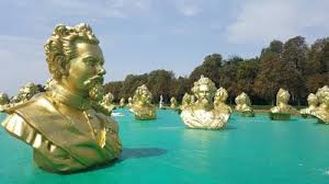 Munich Et La Baviere Louis Ii Et Richard Wagner Ottmar Horl Installe Le Roi Louis Ii Dans Le Parc Buddha Statue Statue Photo