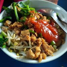 Istimewanya, disini ada acar cabe khas medan yang cocok banget dinikmati dengan bakmi keriting. Nibble Id Ternyata Ada 7 Mie Ayam Di Jakarta Timur Yang Wajib Dicoba