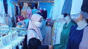 Check spelling or type a new query. Penjual Hijab Di Pasar Raya Padang Laris Manis Untung Rp3 Juta Sehari Bagian 1