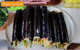 A great meal or snack. Kimbap A Bite Size Korean Food Brings A Mouthful Of Joy Korean Language Blog