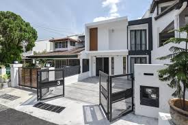 Modern Terrace House Exterior Stands Apart From Its More Conventional Neighbours Terrace House Exterior Industrial House Exterior Facade House