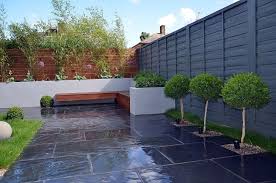 32 The Best Minimalist Garden Design Ideas You Have To Try Pimphomee Modern Backyard Landscaping Modern Garden Design Low Maintenance Garden Design