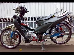 Modifikasi honda karisma c70 tampil sedikit feminim dengan pink via zonabikers.com. Motor Trend Modifikasi Video Modifikasi Motor Honda Karisma Keren Abis Terbaru Youtube