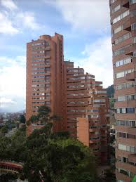 En las torres se recogía la experiencia de la arquitectura colombiana en la década de los sesenta y culminaba un proceso sistemático de experimentación personal. 43 Las Torres Del Parque De Rogelio Salmona Bogota Flickr