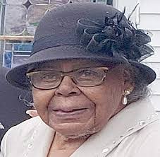 Rosa Hilliard's Instagram, Twitter & Facebook