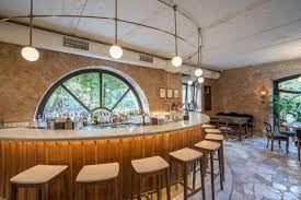 Vermuteria milano torino adresine otobüs, metro, shuttle veya tren ile ulaşabilirsiniz. Italijskij Bar Milano Torino Vermuteria Bilya Hreshatika The Village Ukrayina