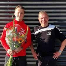 Mike Dekker geslaagd voor cursus UEFA C