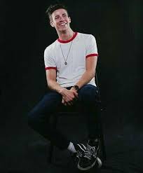 Pin By Sara Hiddleston On My Cutie Bae Grant Gustin Gustin The Flash Grant Gustin