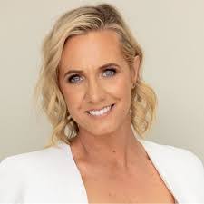 Dawn Caton's Instagram, Twitter & Facebook