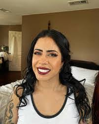 Alana Cummins's Instagram, Twitter & Facebook