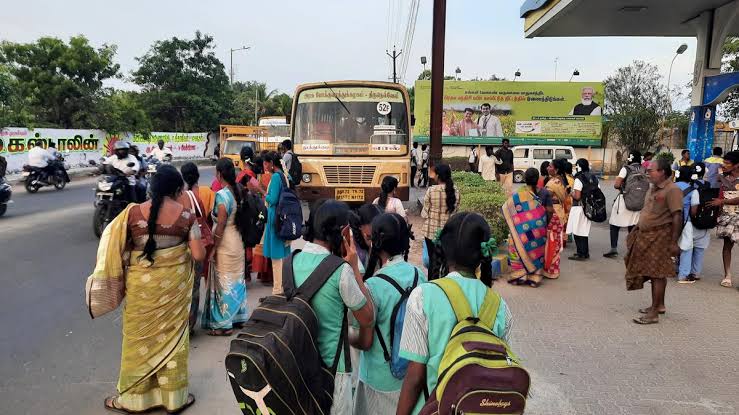 Students can travel free on govt. buses till they get passes - The Hindu