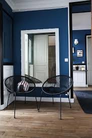 Camille Omerin Au Nom Du Pere Salon Bleu Deco Salon Et Deco Salon Design