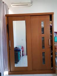 Lemari pakaian 2 pintu ini mengunakan bahan plywood blockboard 18 mm full. Sale Lemari Pakaian 2 Pintu Geser Perabotan Rumah Di Carousell