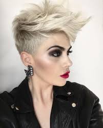 Ano a svou hlasitostí při zápasech dokonce mnohé punks předčí. 46 Punk Hairstyles Ideas Ucesy Vlasy Kratke Vlasy