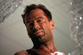 Bruce Willis'in ikonik aksiyonu 35 yıl sonra gişeyi kasıp kavuruyor