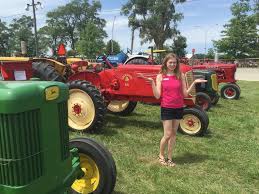 My love of old garden tractors, and photography makes me pull over to check them out. How To Determine Your Tractor S Value Antique Tractor Blog
